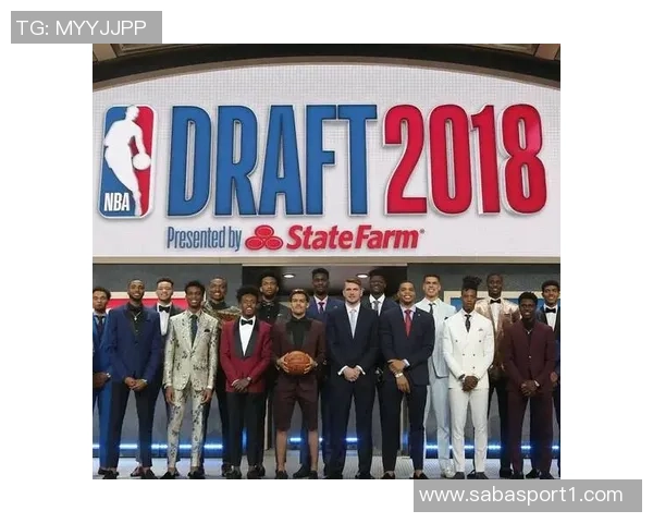 尼克斯与雄鹿交易谈判开启大桥续约后局势变化引关注